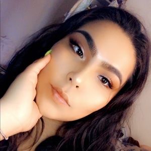 Meet your Posher, Dayana